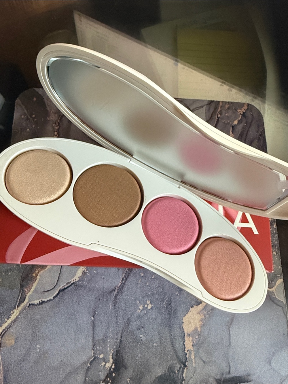 ILIA Curve Compact Palette — Champagne, Brown, Pink, Peach